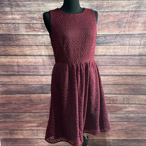 Tommy Hilfiger Dresses & Skirts - Tommy Hilfiger women’s 10 Red Merlot Dress A-line Crochet Knit Cocktail